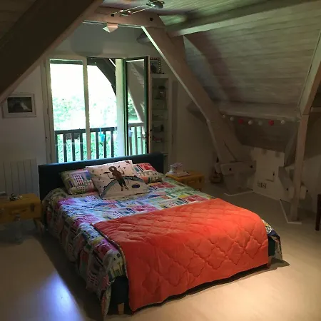 Avec Balcon Et Salle De Bains Privee * Bouloire