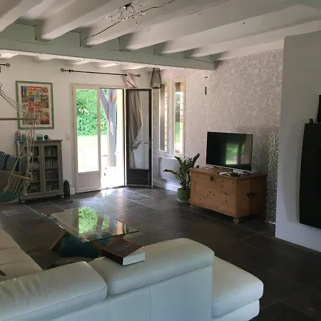 Avec Balcon Et Salle De Bains Privee * Bouloire